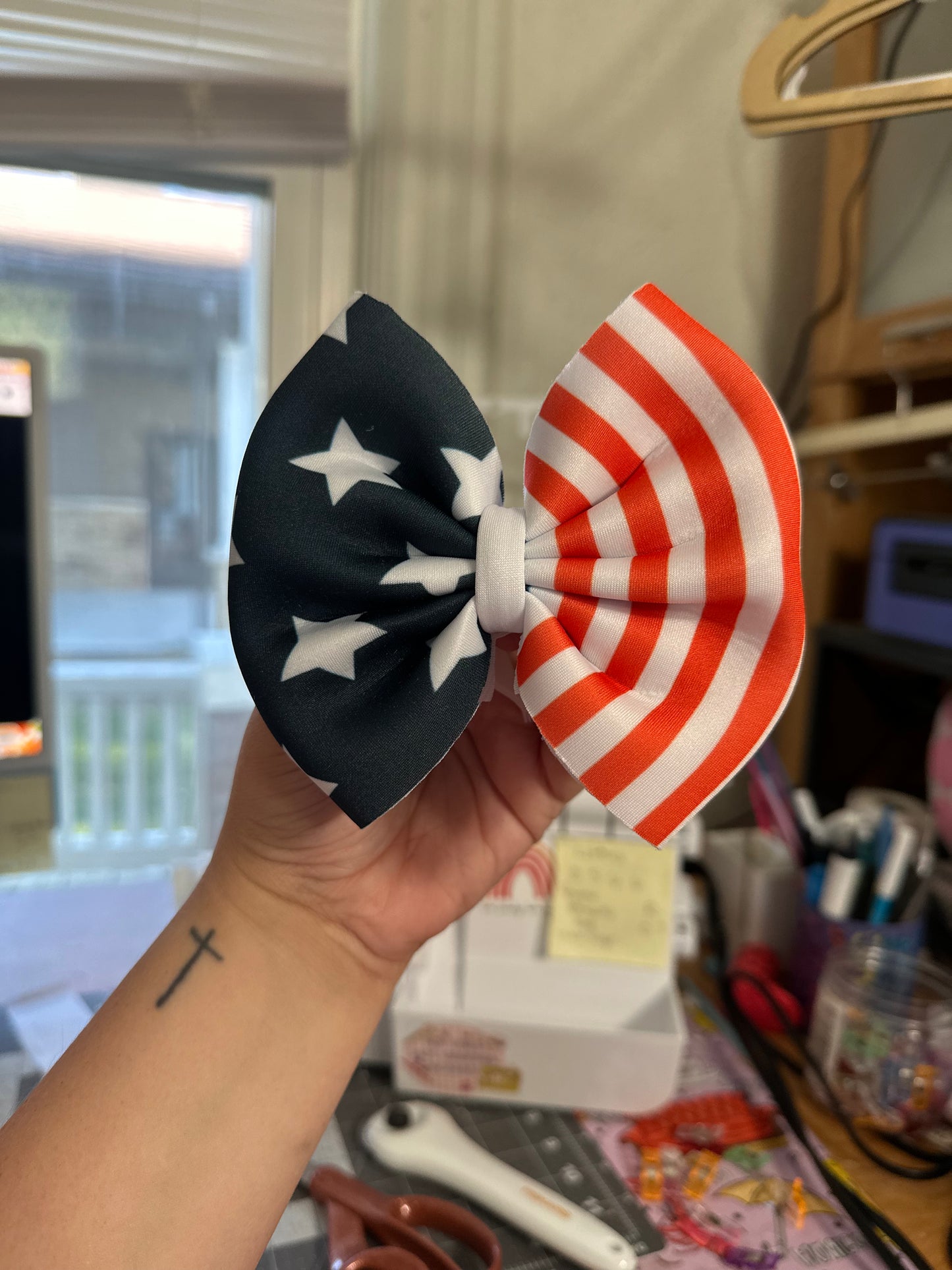 Split Americana Puff Bow